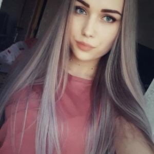 poza femeie singura