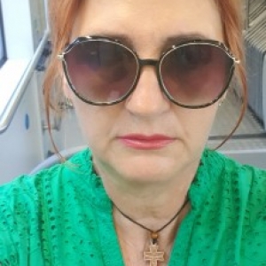 poza femeie singura