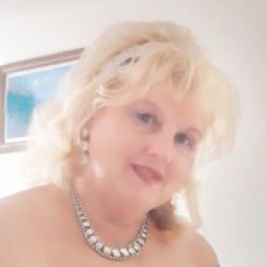 poza femeie singura