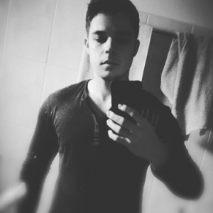 poza barbat singur