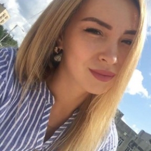 poza femeie singura