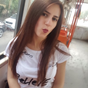poza femeie singura