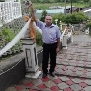 poza barbat singur